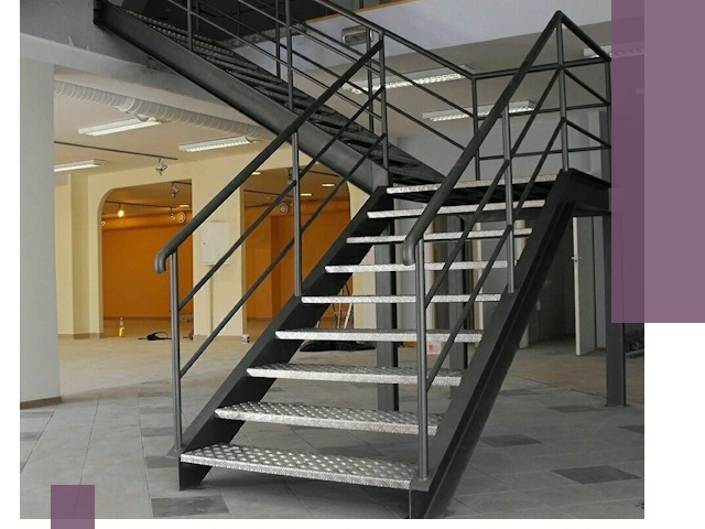 Лестницы для офиса в Перми: изготовление, монтаж, демонтаж