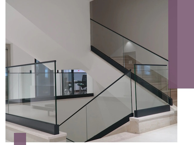 Стеклянные перила премиум-класса с установкой в Перми