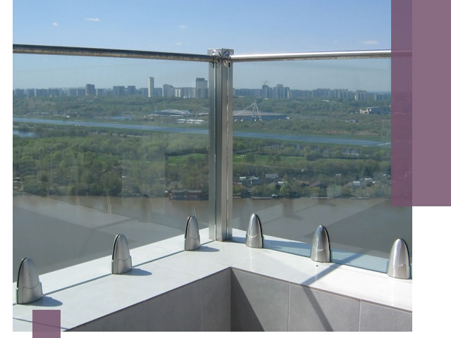 Стеклянные парапеты премиум класса в Перми для домов и бизнесов